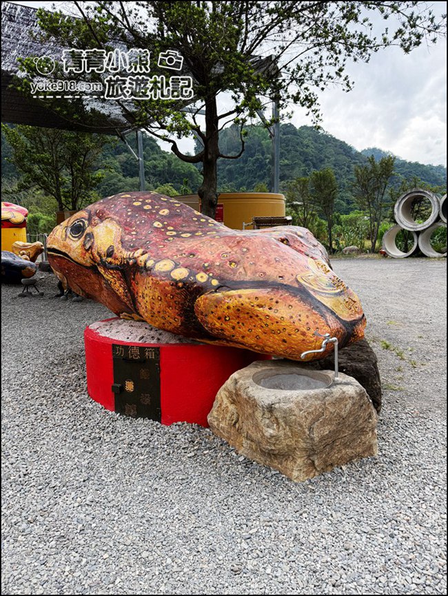 南投景點》元寶土地公廟．祈求一夜爆富~被金元寶包圍的可愛元寶土地公 @青青小熊＊旅遊札記