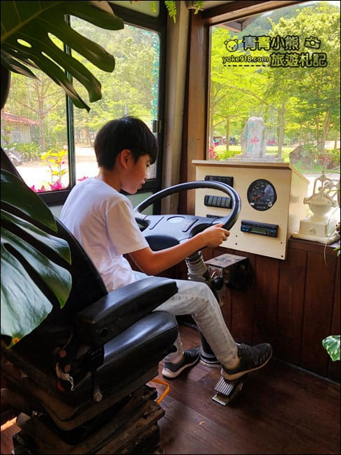 苗栗景點》森林系鹿角Caf&eacute;．搭上夢幻巴士岀發去~三義約會景點 @青青小熊＊旅遊札記