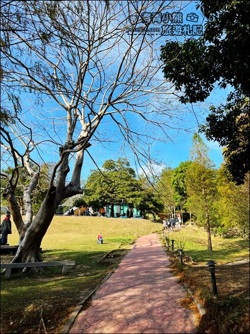 新竹景點》小森之歌景觀餐廳.大草皮、教堂~散步拍照去 @青青小熊*旅遊札記 新竹景點》小森之歌景觀餐廳.大草皮、教堂~散步拍照去 @青青小熊*旅遊札記
