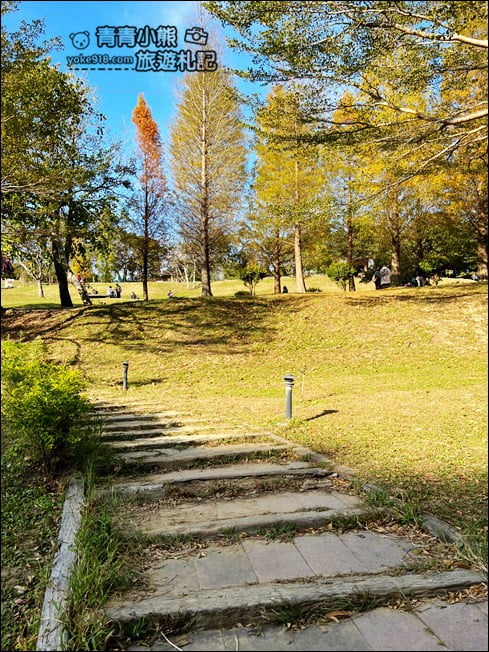 新竹景點》小森之歌景觀餐廳．大草皮、教堂~散步拍照去 @青青小熊＊旅遊札記
