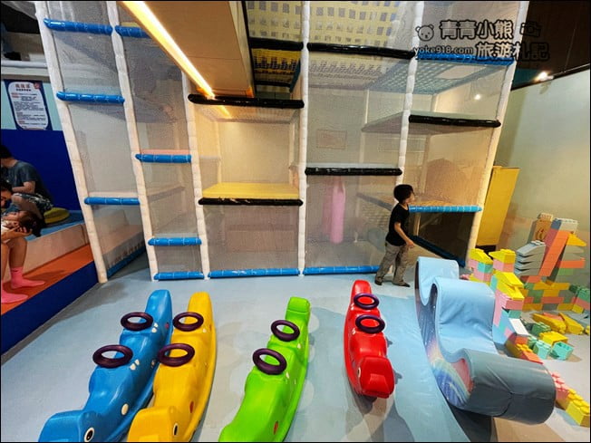台中景點》咱們小時候親子餐廳.把多種遊樂園、孩子最愛的 VR 穿越機都搬進餐廳了 @青青小熊*旅遊札記 台中景點》咱們小時候親子餐廳.把多種遊樂園、孩子最愛的 VR 穿越機都搬進餐廳了 @青青小熊*旅遊札記