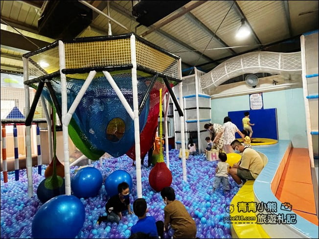 台中景點》咱們小時候親子餐廳.把多種遊樂園、孩子最愛的 VR 穿越機都搬進餐廳了 @青青小熊*旅遊札記 台中景點》咱們小時候親子餐廳.把多種遊樂園、孩子最愛的 VR 穿越機都搬進餐廳了 @青青小熊*旅遊札記