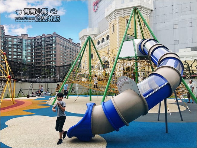 桃園景點》台茂購物中心最新台茂公園-戶外兒童共融遊戲場 @青青小熊＊旅遊札記