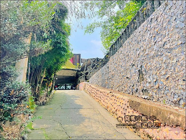 高雄景點》田寮石頭廟．走進陸上海底龍宮~貝殼珊瑚打造的海洋風石頭廟 @青青小熊＊旅遊札記