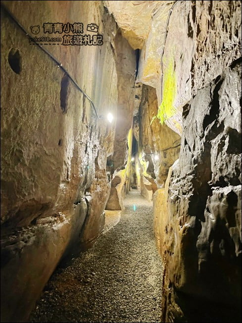 基隆景點》佛手洞·仙洞巖~基隆私房景點,來洞窟探險尋找佛手印 @青青小熊*旅遊札記 基隆景點》佛手洞·仙洞巖~基隆私房景點,來洞窟探險尋找佛手印 @青青小熊*旅遊札記