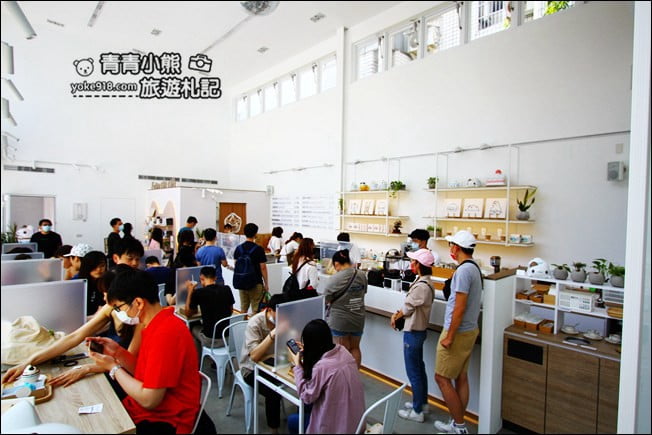 台中新景點》奶泡貓咖啡 搬家囉~超萌的奶泡貓、咖波出沒(新址) @青青小熊＊旅遊札記