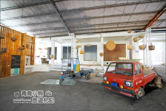 南投新景點》九二咖啡故事館．大蜻蜓、巨大的鹿，來拍照喝咖啡，舊倉庫變身時尚咖啡館 @青青小熊＊旅遊札記