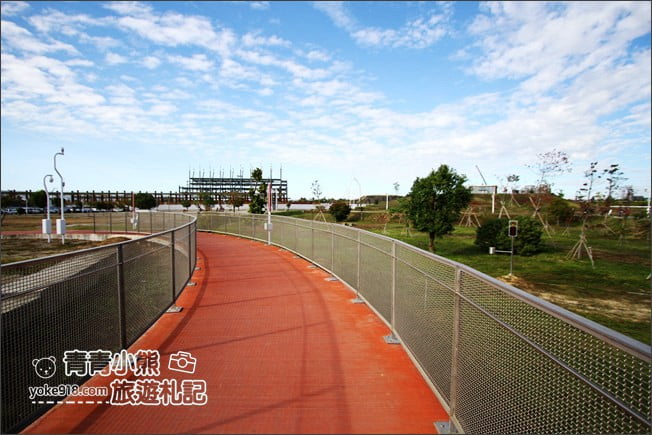台中新景點》中央公園．12感官設施，有台中之肺，綠寶石稱號的新網美打卡景點 @青青小熊＊旅遊札記