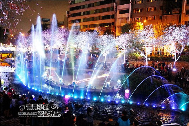 台中景點》2020臺中好YA誕.耶誕水舞、聖誕燈海~柳川、綠川、舊台中火車站登場 @青青小熊*旅遊札記 台中景點》2020臺中好YA誕.耶誕水舞、聖誕燈海~柳川、綠川、舊台中火車站登場 @青青小熊*旅遊札記
