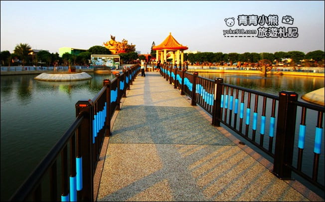 彰化景點》七彩空中廊道及環湖步道.二林舊社代安宮~免費溜小孩賞夜景 @青青小熊*旅遊札記 彰化景點》七彩空中廊道及環湖步道.二林舊社代安宮~免費溜小孩賞夜景 @青青小熊*旅遊札記