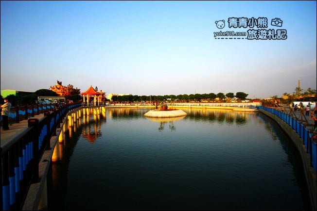 彰化景點》七彩空中廊道及環湖步道.二林舊社代安宮~免費溜小孩賞夜景 @青青小熊*旅遊札記 彰化景點》七彩空中廊道及環湖步道.二林舊社代安宮~免費溜小孩賞夜景 @青青小熊*旅遊札記