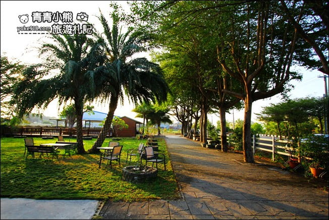 彰化景點》泳霖牧場．免費入園~可以餵小牛互動體驗，還有好吃的乳製品 @青青小熊＊旅遊札記