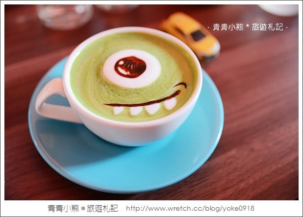 超卡哇伊大眼怪抹茶拿鐵‧來好窩咖啡找大眼怪囉！ @青青小熊＊旅遊札記