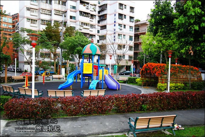 新北景點》東昇公園~太空星球主題的好玩公園,來跟三眼外星人玩耍 @青青小熊*旅遊札記 新北景點》東昇公園~太空星球主題的好玩公園,來跟三眼外星人玩耍 @青青小熊*旅遊札記
