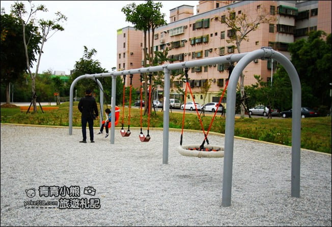 新竹景點》竹北AI智慧園區公園．溜小孩好去處、滑步車場沙坑大碗公，來這好放電 @青青小熊＊旅遊札記