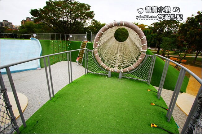 新竹景點》竹北AI智慧園區公園．溜小孩好去處、滑步車場沙坑大碗公，來這好放電 @青青小熊＊旅遊札記