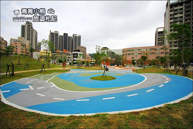 新竹景點》竹北AI智慧園區公園.溜小孩好去處、滑步車場沙坑大碗公,來這好放電 @青青小熊*旅遊札記 新竹景點》竹北AI智慧園區公園.溜小孩好去處、滑步車場沙坑大碗公,來這好放電 @青青小熊*旅遊札記