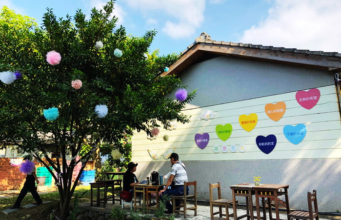 台中景點》霧峰光復新村．熱鬧的眷村文創聚落，有吃有玩還可以逛！ @青青小熊＊旅遊札記
