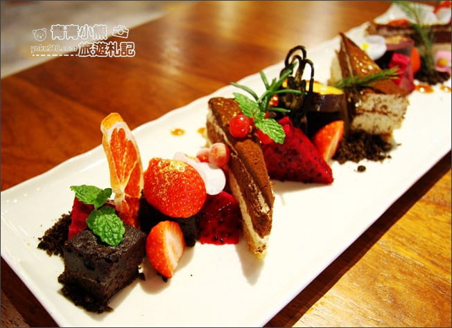 彰化花壇》花言覓語cafe&rsquo;夢幻咖啡廳，有大草皮沙坑，是溜小孩、約會好所在 @青青小熊＊旅遊札記