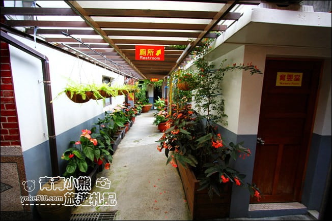 彰化景點》窄巷古厝咖啡．穿越時空，尋找隱藏在鳳凰花園裡的復古咖啡廳 @青青小熊＊旅遊札記