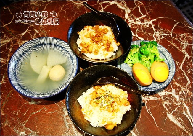 雲林景點》北港保生堂.漢方咖啡館~有金箔滷肉飯,充滿濃濃懷舊風的咖啡館 @青青小熊*旅遊札記 雲林景點》北港保生堂.漢方咖啡館~有金箔滷肉飯,充滿濃濃懷舊風的咖啡館 @青青小熊*旅遊札記