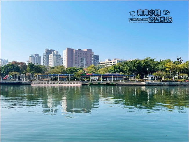高雄景點》白色戀人貨櫃屋~浪漫的純白愛河畔咖啡廳,還有透明泡泡屋 @青青小熊*旅遊札記 高雄景點》白色戀人貨櫃屋~浪漫的純白愛河畔咖啡廳,還有透明泡泡屋 @青青小熊*旅遊札記