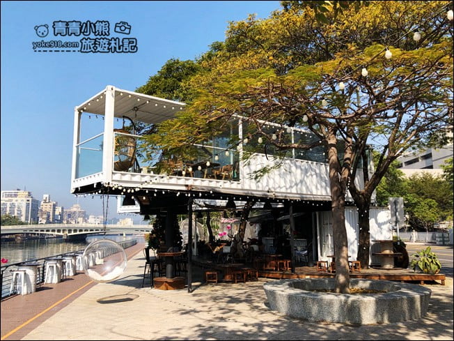 高雄景點》白色戀人貨櫃屋~浪漫的純白愛河畔咖啡廳,還有透明泡泡屋 @青青小熊*旅遊札記 高雄景點》白色戀人貨櫃屋~浪漫的純白愛河畔咖啡廳,還有透明泡泡屋 @青青小熊*旅遊札記