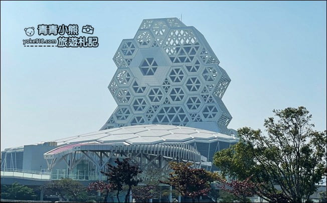 高雄新景點》高雄流行音樂中心.蜂巢建築設計超特別~最新IG打卡熱點 @青青小熊*旅遊札記 高雄新景點》高雄流行音樂中心.蜂巢建築設計超特別~最新IG打卡熱點 @青青小熊*旅遊札記