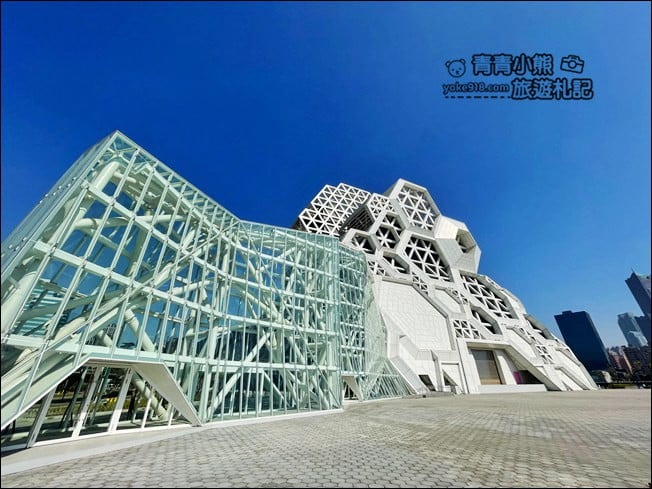 高雄新景點》高雄流行音樂中心.蜂巢建築設計超特別~最新IG打卡熱點 @青青小熊*旅遊札記 高雄新景點》高雄流行音樂中心.蜂巢建築設計超特別~最新IG打卡熱點 @青青小熊*旅遊札記