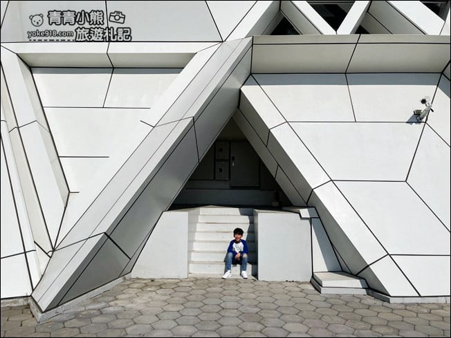 高雄新景點》高雄流行音樂中心.蜂巢建築設計超特別~最新IG打卡熱點 @青青小熊*旅遊札記 高雄新景點》高雄流行音樂中心.蜂巢建築設計超特別~最新IG打卡熱點 @青青小熊*旅遊札記