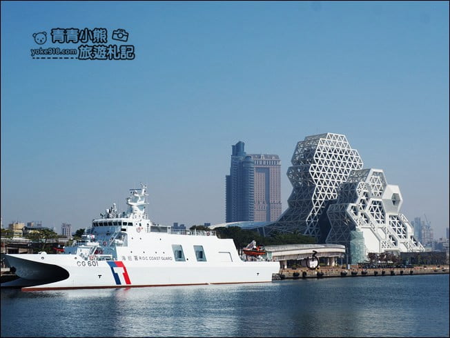 高雄新景點》高雄流行音樂中心.蜂巢建築設計超特別~最新IG打卡熱點 @青青小熊*旅遊札記 高雄新景點》高雄流行音樂中心.蜂巢建築設計超特別~最新IG打卡熱點 @青青小熊*旅遊札記
