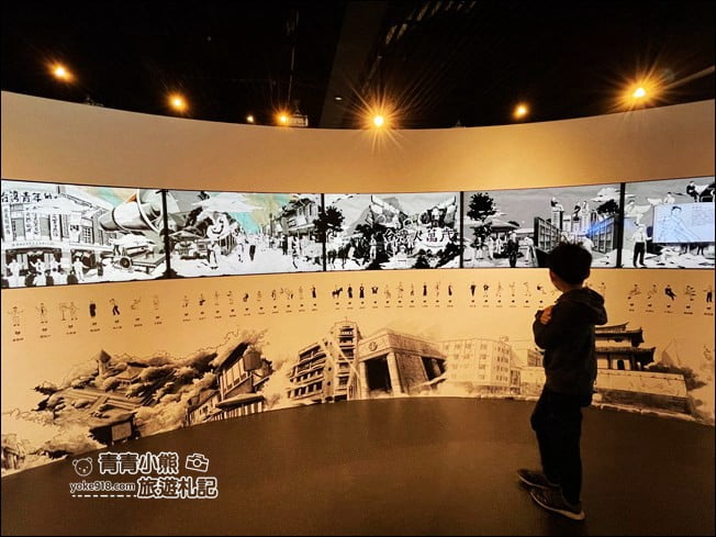 台南景點》臺南市立圖書館新總館，好像來到美術館，還有超特別的紅色旋轉樓梯 @青青小熊＊旅遊札記