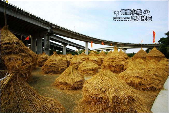 雲林景點》大埤鄉稻草酸菜季．巨大捲心酥~還有超可愛的稻草雪人、 麋鹿出沒 @青青小熊＊旅遊札記