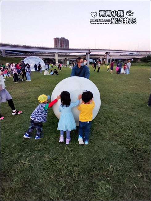 台北景點》2021鴨鴨公園地景藝術展~以雪國為主題,超可愛的鴨鴨雪屋好好拍 @青青小熊*旅遊札記 台北景點》2021鴨鴨公園地景藝術展~以雪國為主題,超可愛的鴨鴨雪屋好好拍 @青青小熊*旅遊札記