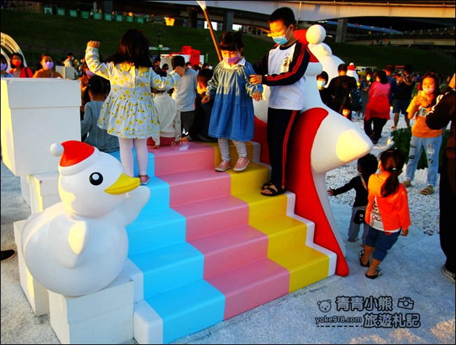 台北景點》2021鴨鴨公園地景藝術展~以雪國為主題,超可愛的鴨鴨雪屋好好拍 @青青小熊*旅遊札記 台北景點》2021鴨鴨公園地景藝術展~以雪國為主題,超可愛的鴨鴨雪屋好好拍 @青青小熊*旅遊札記