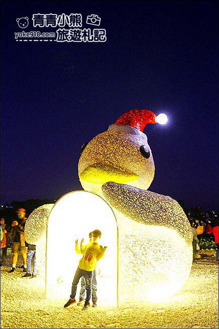 台北景點》2021鴨鴨公園地景藝術展~以雪國為主題，超可愛的鴨鴨雪屋好好拍 @青青小熊＊旅遊札記