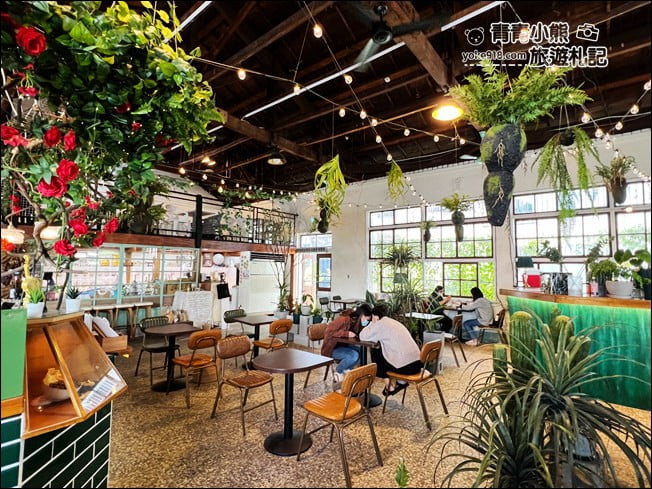 嘉義景點》廢溫室.全新氣象,嘉義市內充滿綠意的廢溫室裡喝咖啡 @青青小熊*旅遊札記 嘉義景點》廢溫室.全新氣象,嘉義市內充滿綠意的廢溫室裡喝咖啡 @青青小熊*旅遊札記