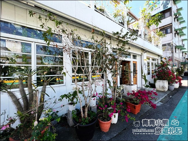嘉義景點》廢溫室．全新氣象，嘉義市內充滿綠意的廢溫室裡喝咖啡 @青青小熊＊旅遊札記
