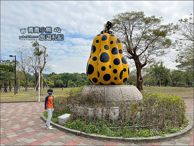 屏東景點》屏東農科園區觀賞水族展示廳．還有草間彌生的南瓜 @青青小熊＊旅遊札記