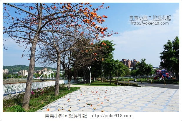 桃園親子景點》桃園三民公園戀愛廣場．散步騎鐵馬去 @青青小熊＊旅遊札記