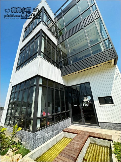 台中新景點》最新開幕有著透明天井美美的路易莎咖啡榮德山西店 @青青小熊*旅遊札記 台中新景點》最新開幕有著透明天井美美的路易莎咖啡榮德山西店 @青青小熊*旅遊札記