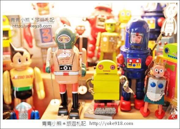 台中咖啡廳》R星球咖啡ROBOT.鐵皮駅機器人2店 @青青小熊*旅遊札記 台中咖啡廳》R星球咖啡ROBOT.鐵皮駅機器人2店 @青青小熊*旅遊札記