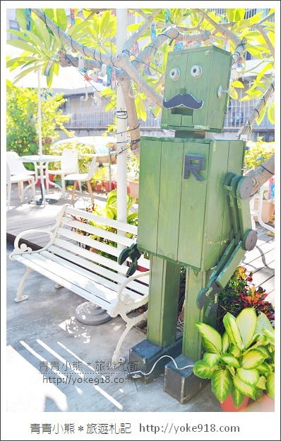 台中咖啡廳》R星球咖啡ROBOT.鐵皮駅機器人2店 @青青小熊*旅遊札記 台中咖啡廳》R星球咖啡ROBOT.鐵皮駅機器人2店 @青青小熊*旅遊札記