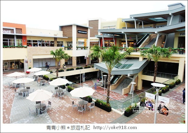 桃園華泰聖誕村》桃園outlet．華泰購物中心飄雪了~一起賞聖誕樹去 @青青小熊＊旅遊札記