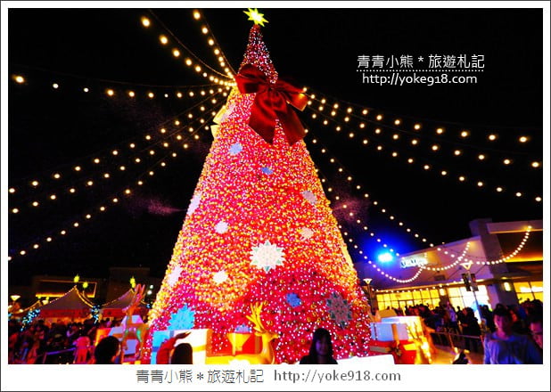 桃園華泰聖誕村》桃園outlet．華泰購物中心飄雪了~一起賞聖誕樹去 @青青小熊＊旅遊札記