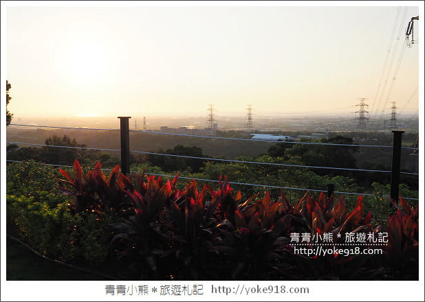 新竹湖口夜景餐廳》夏季三角 景觀咖啡廳.最新亮點一起來賞夕陽看夜景 @青青小熊*旅遊札記 新竹湖口夜景餐廳》夏季三角 景觀咖啡廳.最新亮點一起來賞夕陽看夜景 @青青小熊*旅遊札記