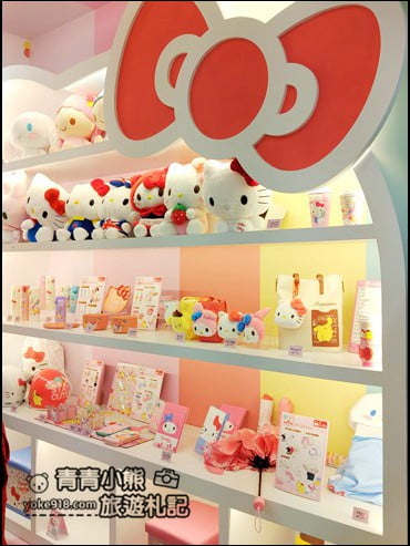 台北新景點》最新Hello Kitty聯名店7-11六福門市~超可愛的Kitty等你來 @青青小熊＊旅遊札記