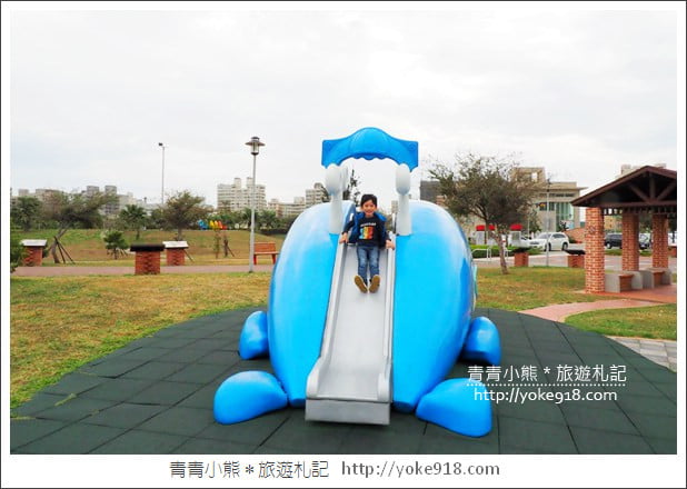 台中景點》梧棲頂魚寮公園．3D海洋彩繪&大鯨魚出沒 @青青小熊＊旅遊札記