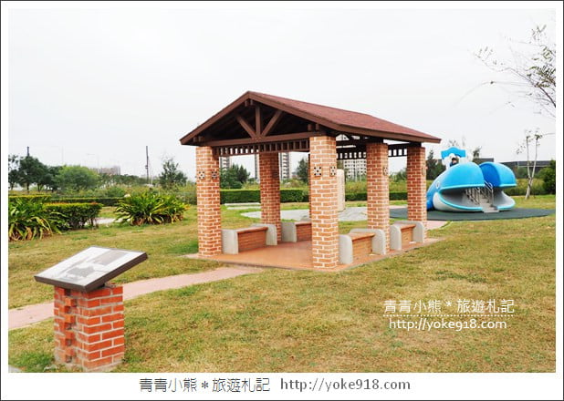 台中景點》梧棲頂魚寮公園．3D海洋彩繪&大鯨魚出沒 @青青小熊＊旅遊札記