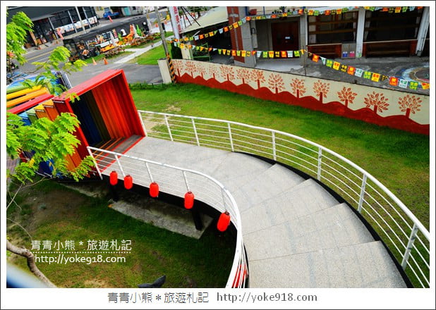 屏東景點》青創聚落．彩虹貨櫃屋市集~彩虹步道拍照去 @青青小熊＊旅遊札記